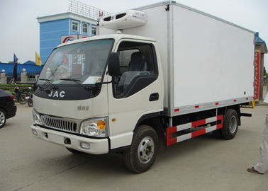 China 4x2 3 Ton van de Diepvriezerdoos de Vrachtwagen, Gekoelde Leveringsvrachtwagen met Thermokoningseenheid leverancier