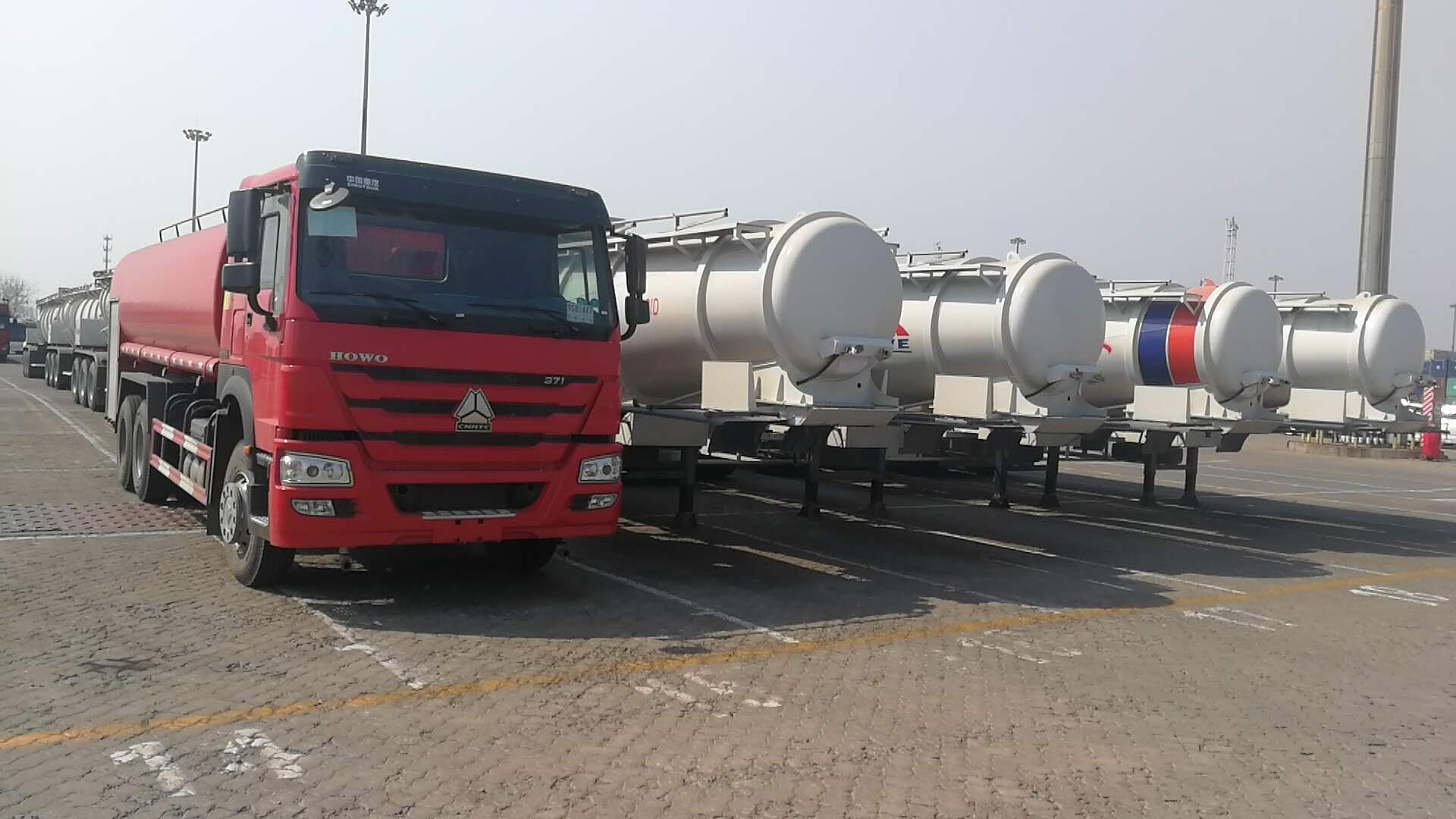 Laatste bedrijfsblogs 19 v-Type van de Zure die Tankereenheden Aanhangwagen naar de Sproeiervrachtwagen wordt uitgevoerd van Zambia en van de 1 die eenhedenbrand naar de Kongo wordt uitgevoerd
